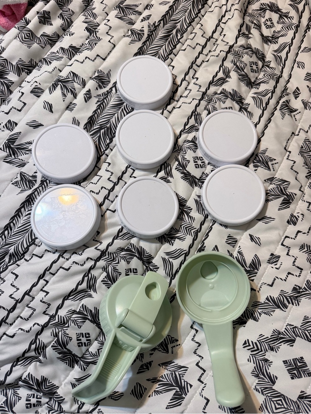 Plastic lids and pour spouts for wide mouth jar